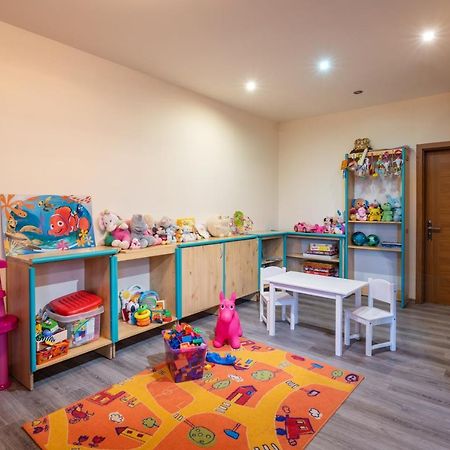 Hotel Poludnica Липтовский Микулаш Экстерьер фото